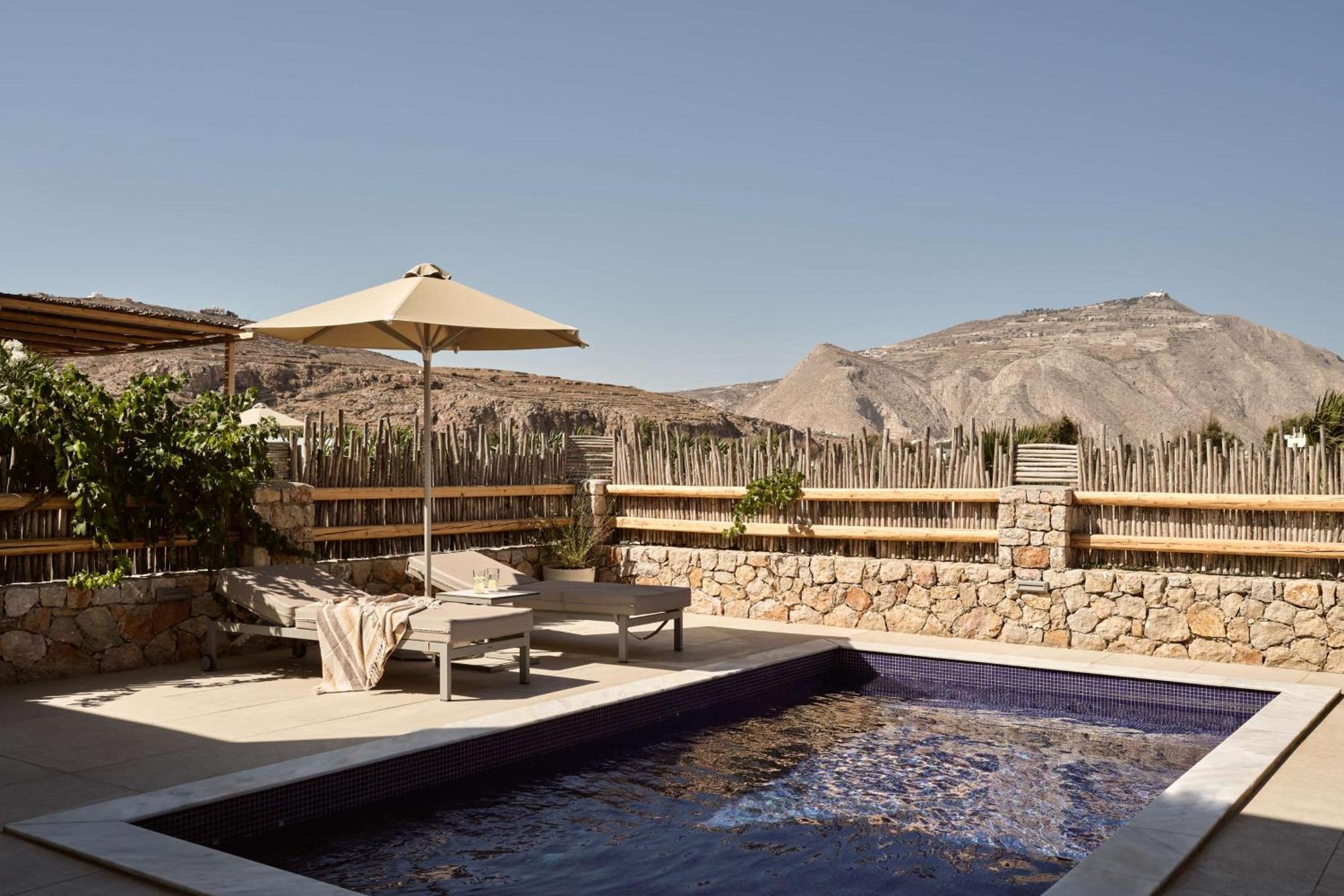 Sea Breeze Santorini Beach Resort, Curio By Hilton Agios Georgios  Luaran gambar
