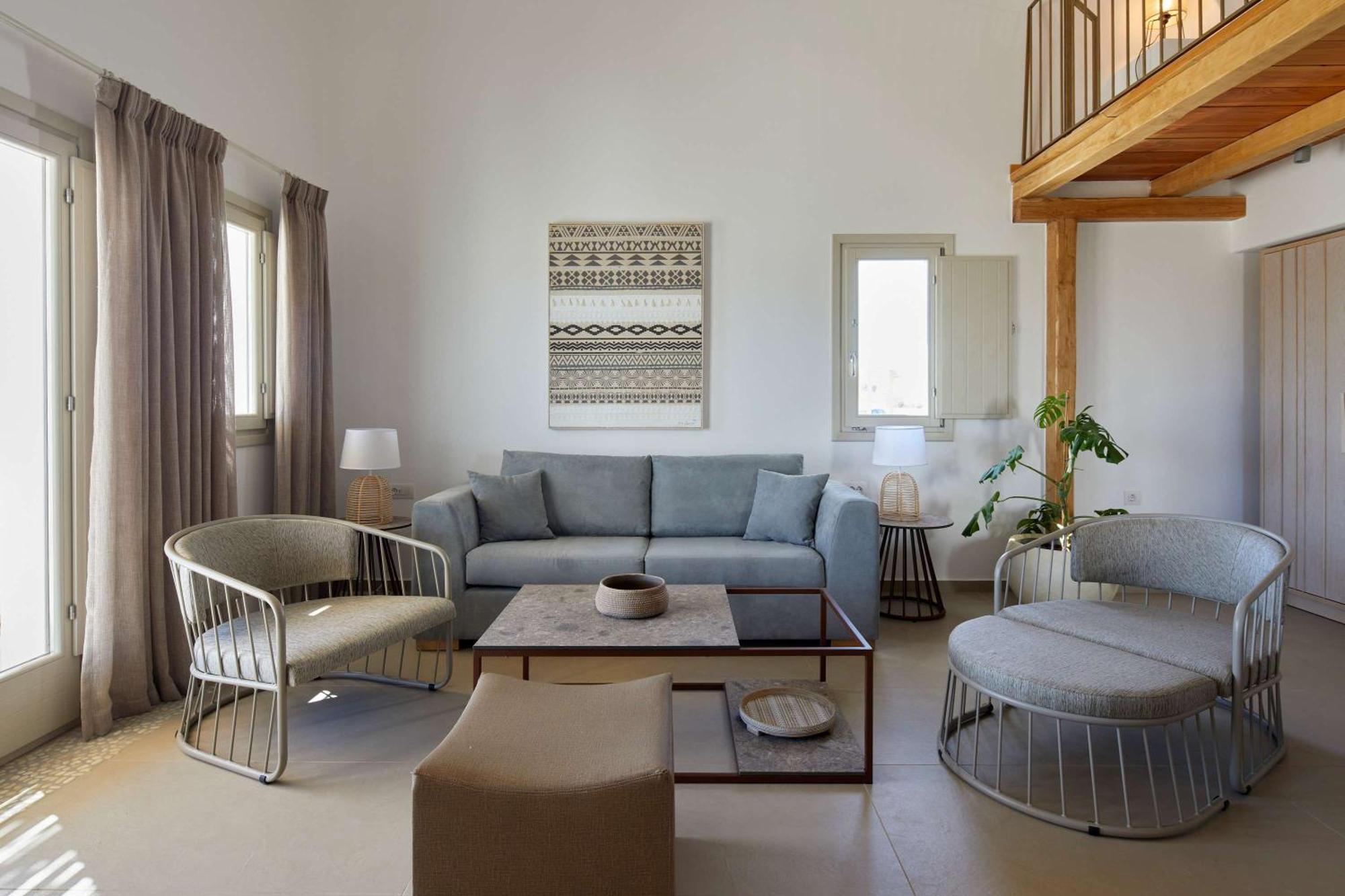 Sea Breeze Santorini Beach Resort, Curio By Hilton Agios Georgios  Luaran gambar