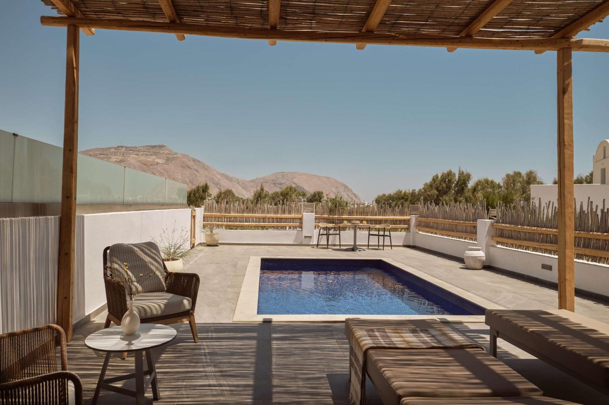 Sea Breeze Santorini Beach Resort, Curio By Hilton Agios Georgios  Luaran gambar