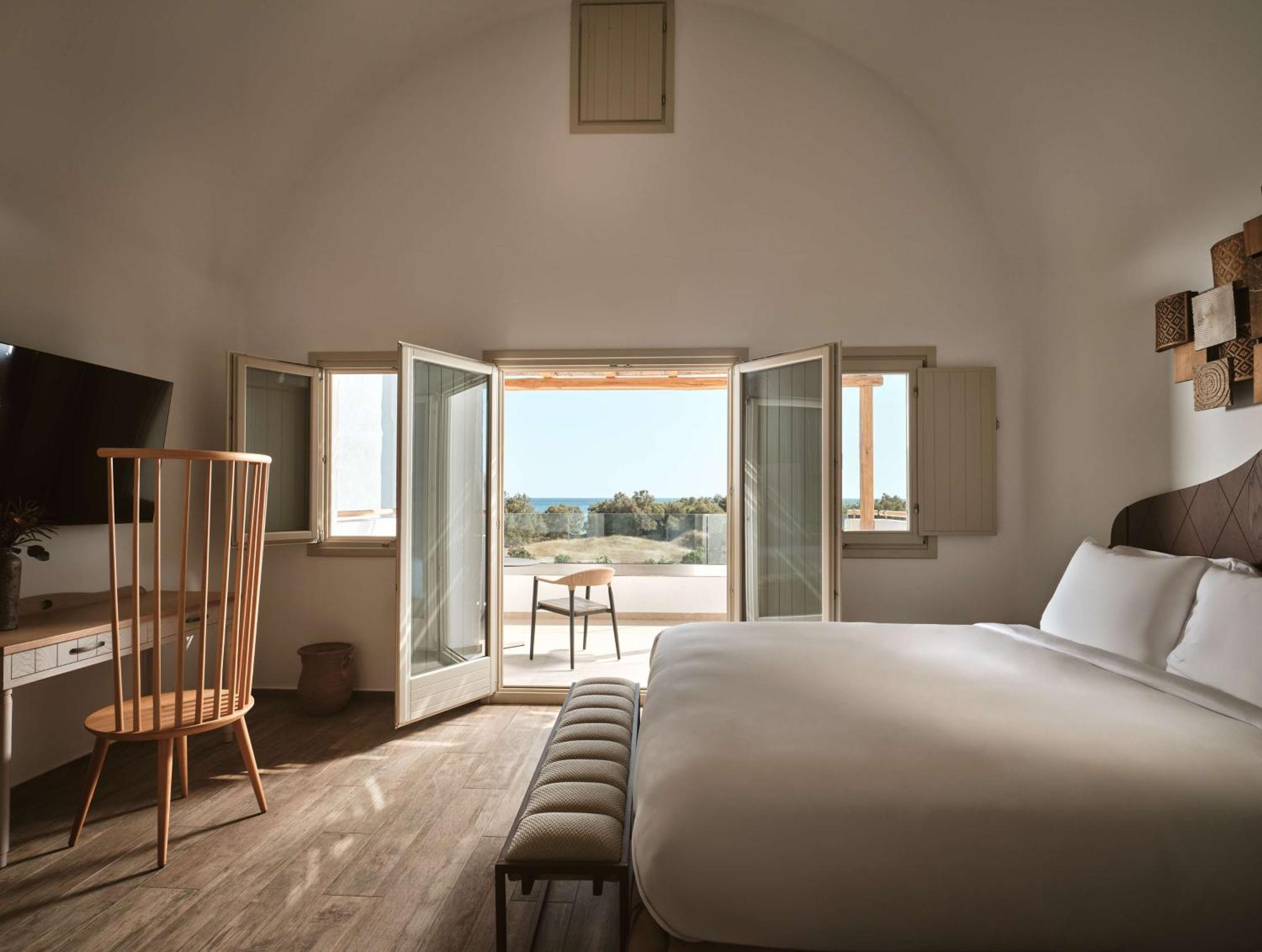 Sea Breeze Santorini Beach Resort, Curio By Hilton Agios Georgios  Luaran gambar
