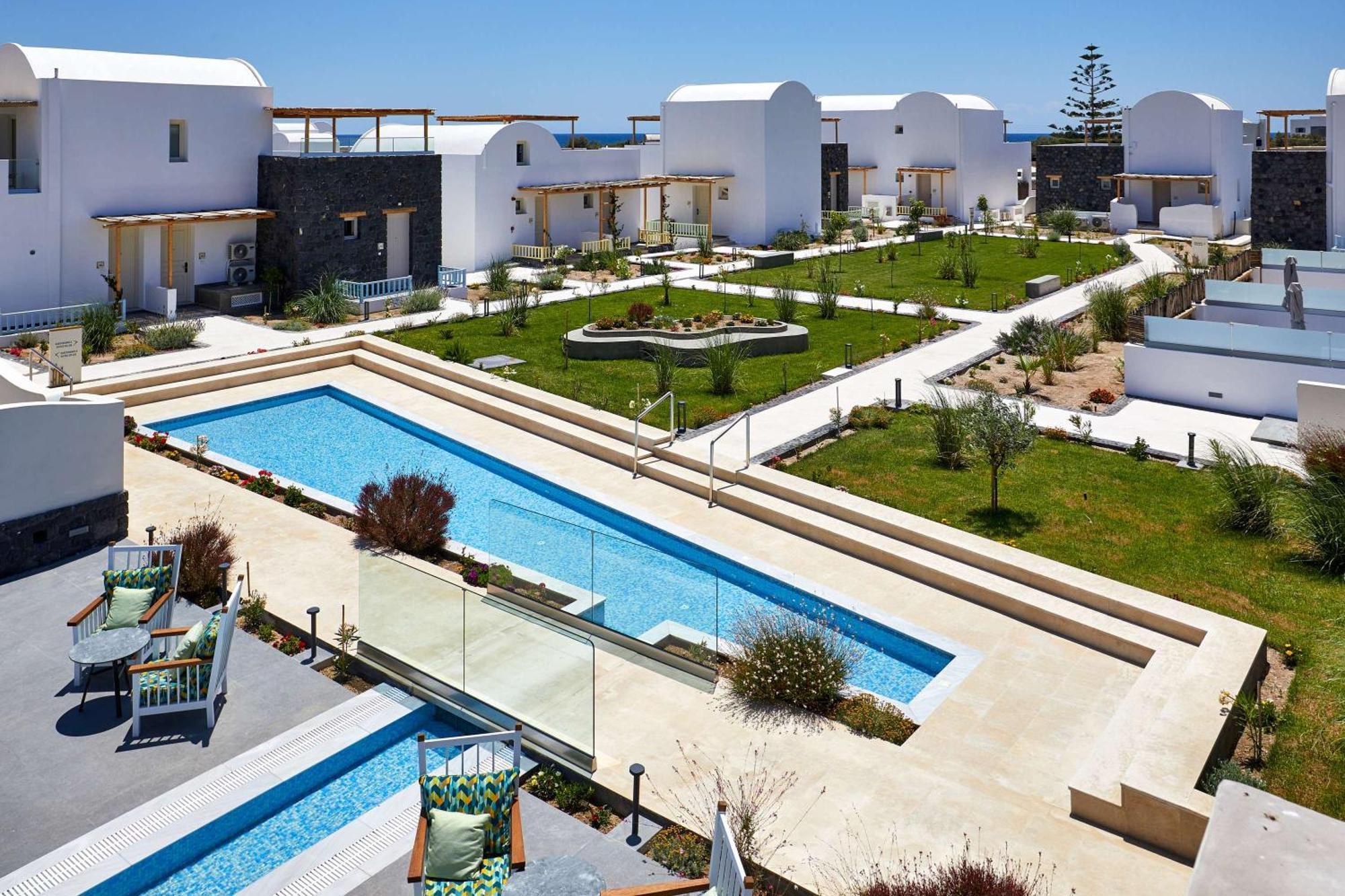 Sea Breeze Santorini Beach Resort, Curio By Hilton Agios Georgios  Luaran gambar